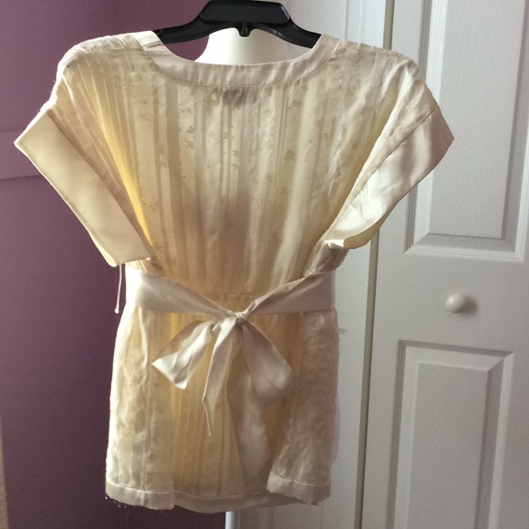 NWOT Guess satin trim and lined top. - Picture 2 of 7